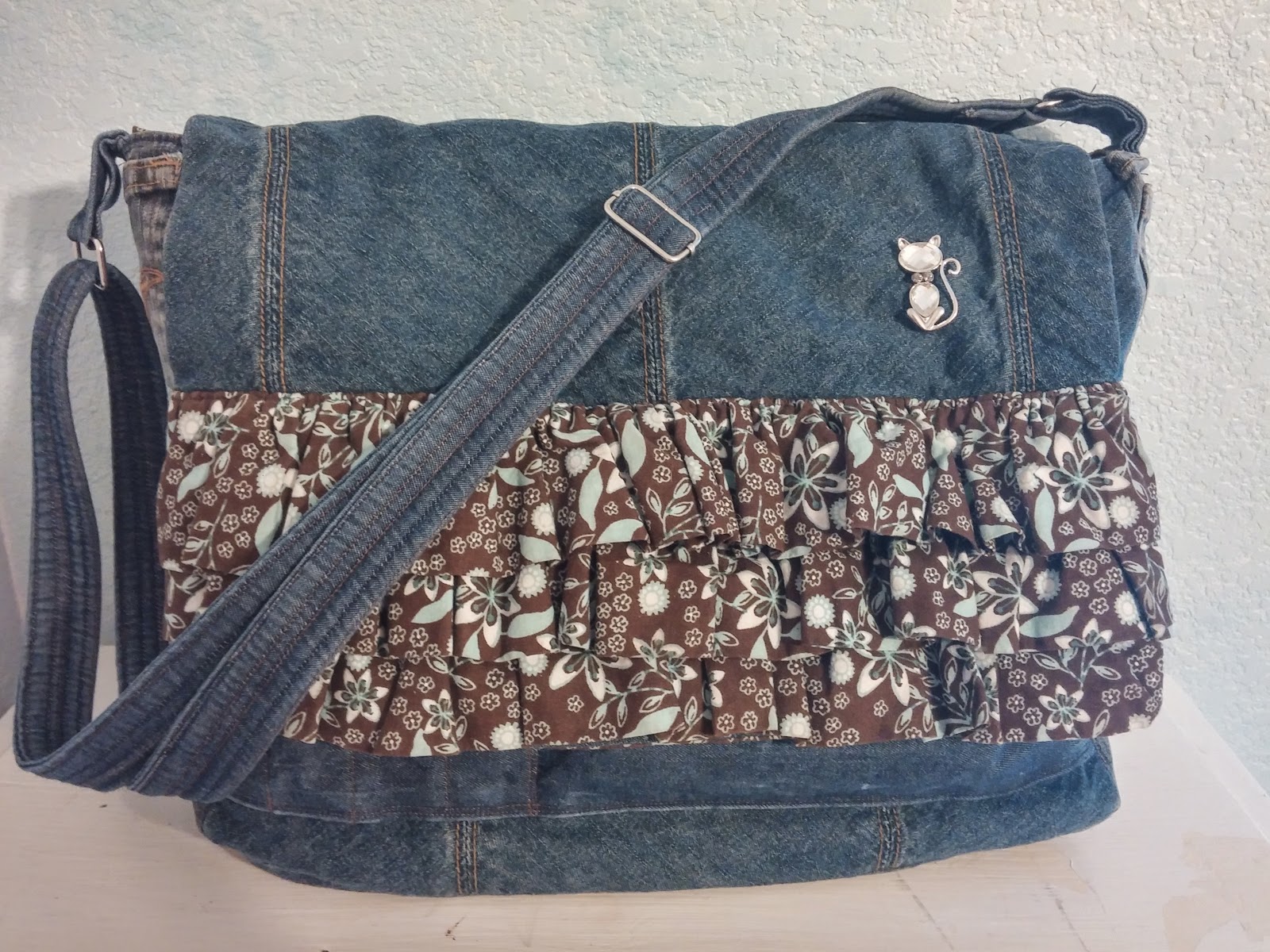 My Sewing Projects (Catchy, I know,right?): Messenger Bags