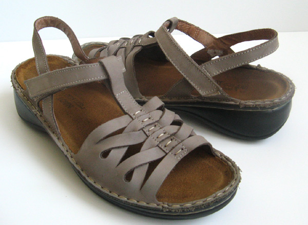 NAOT LEATHER SOFT BED SANDALS WOMENS SIZE 40