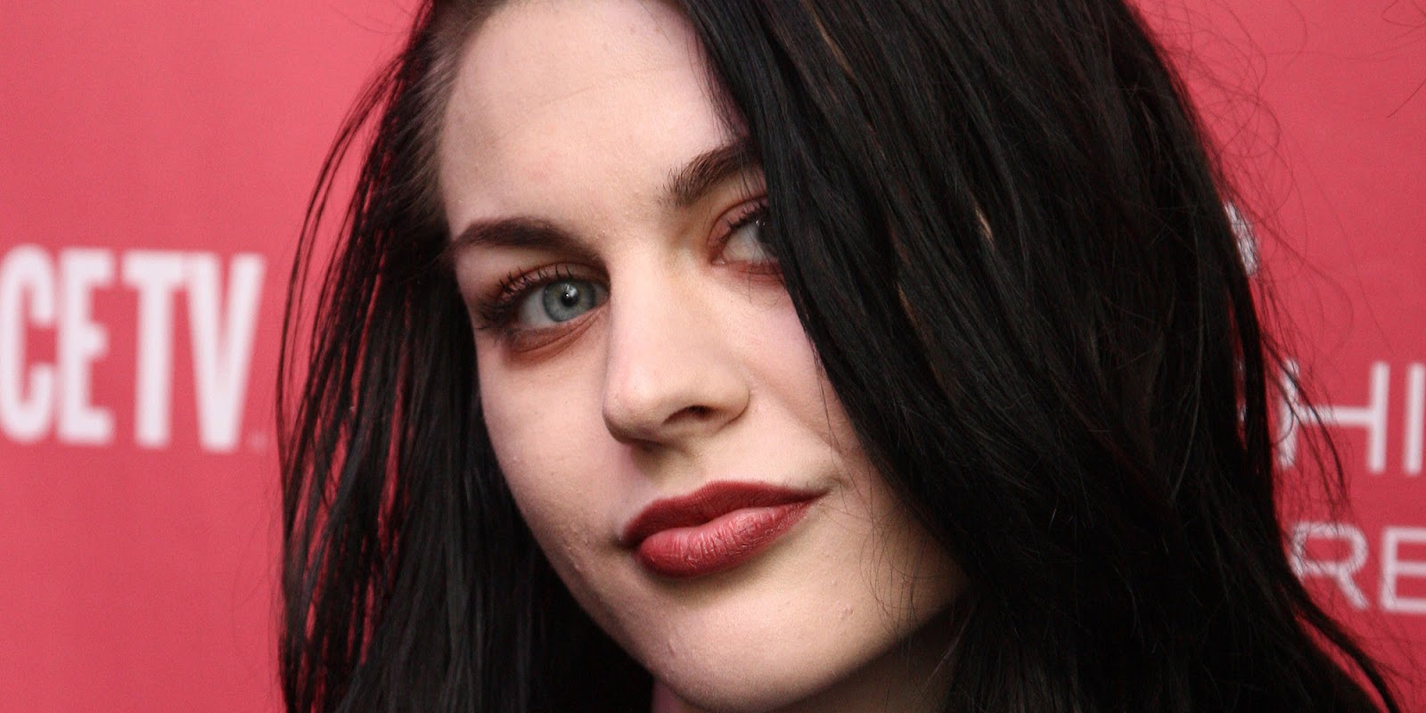 frances bean cobain plastic surgery