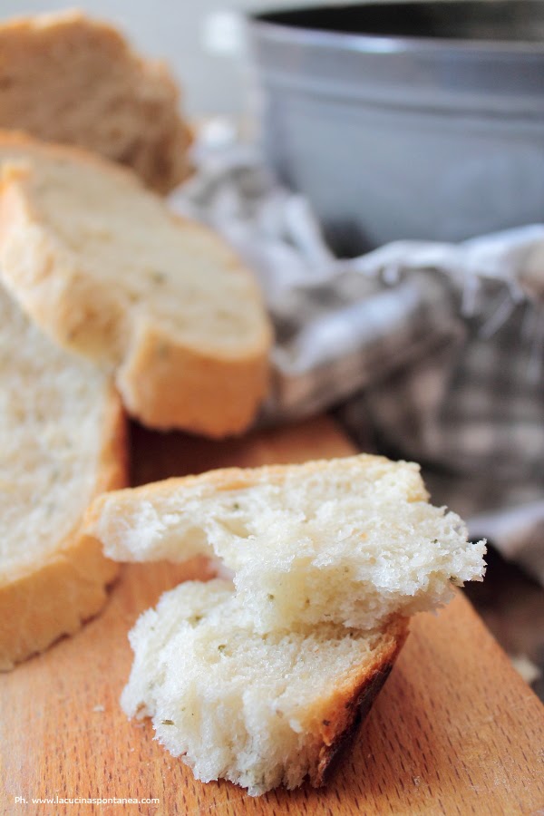 Boccone di pane al rosmarino fatto in casa