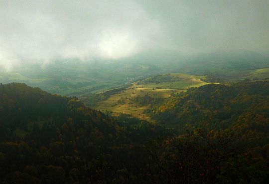 Dolina Lipnika ze wsią Wielki Lipnik.