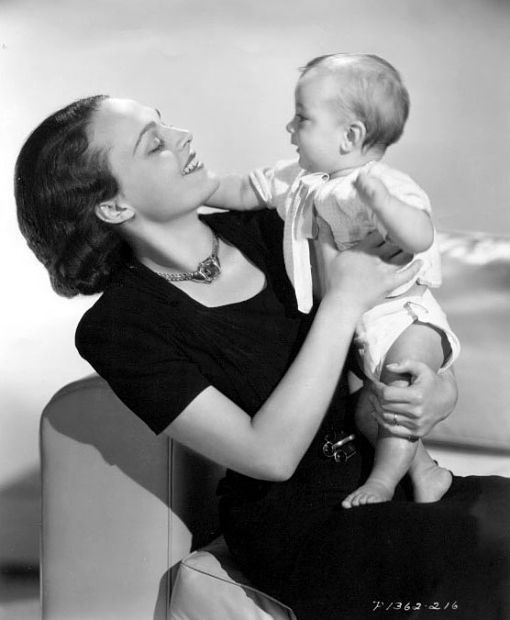 Los Angeles Files Actor Anthony Quinn's Son DROWNS in W.C