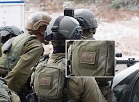 Perhatikan Baik-Baik yang Tertulis di Tas Tentara Israel