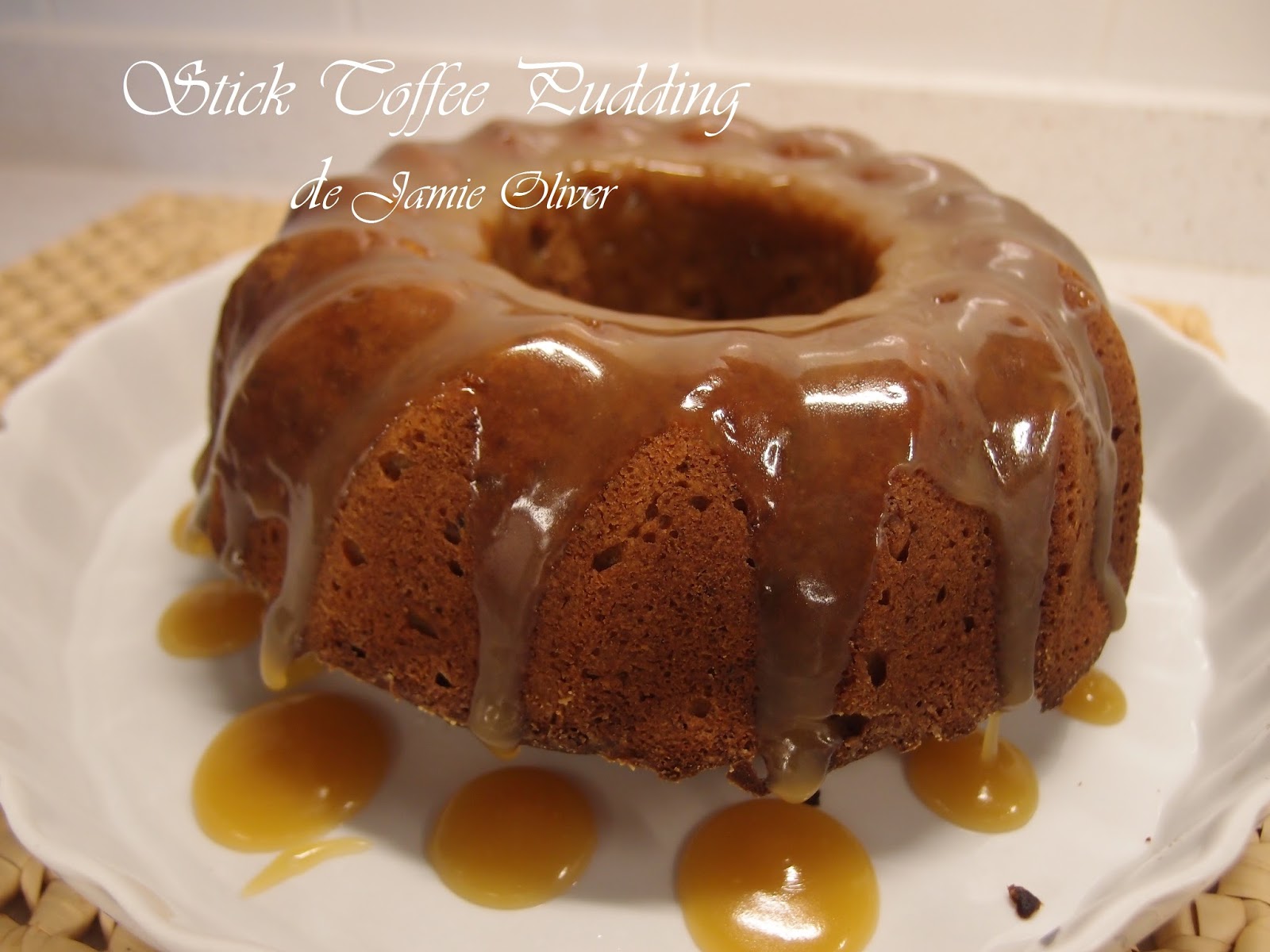 doce magia Sticky Toffee Pudding de Jamie Oliver