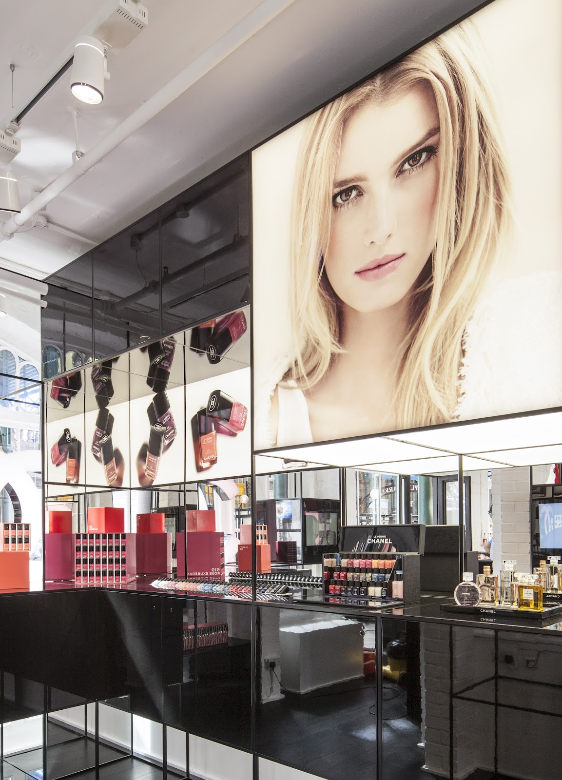 Chanel Beauty Pop-Up Shop! - Fleur De Force