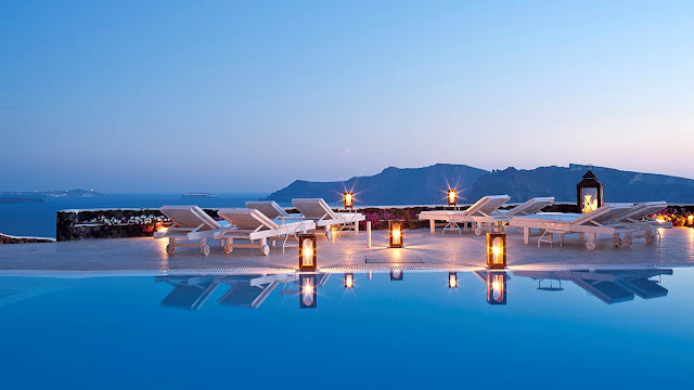 Top 10 Cliff-Edge Santorini Hotels