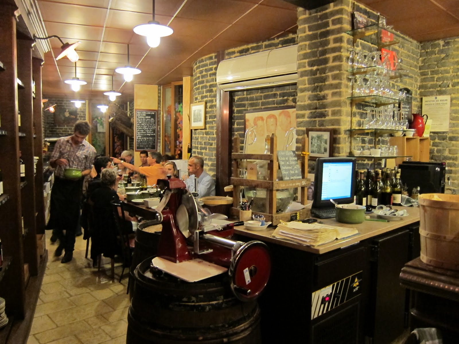 La Cave De L Os à Moelle Hungry in Bangkok: La Cave de l'Os à Moelle (Paris)