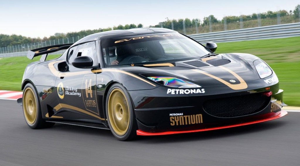 Машина Lotus Evora gt4