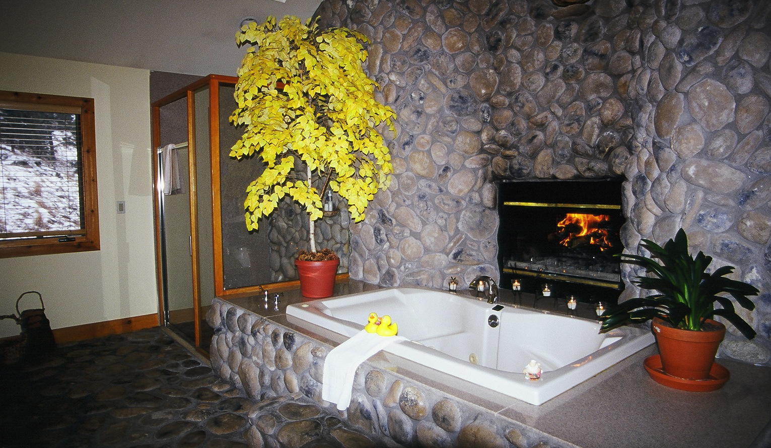 One Day in America Romantic Riversong Inn in Estes Park, Colorado