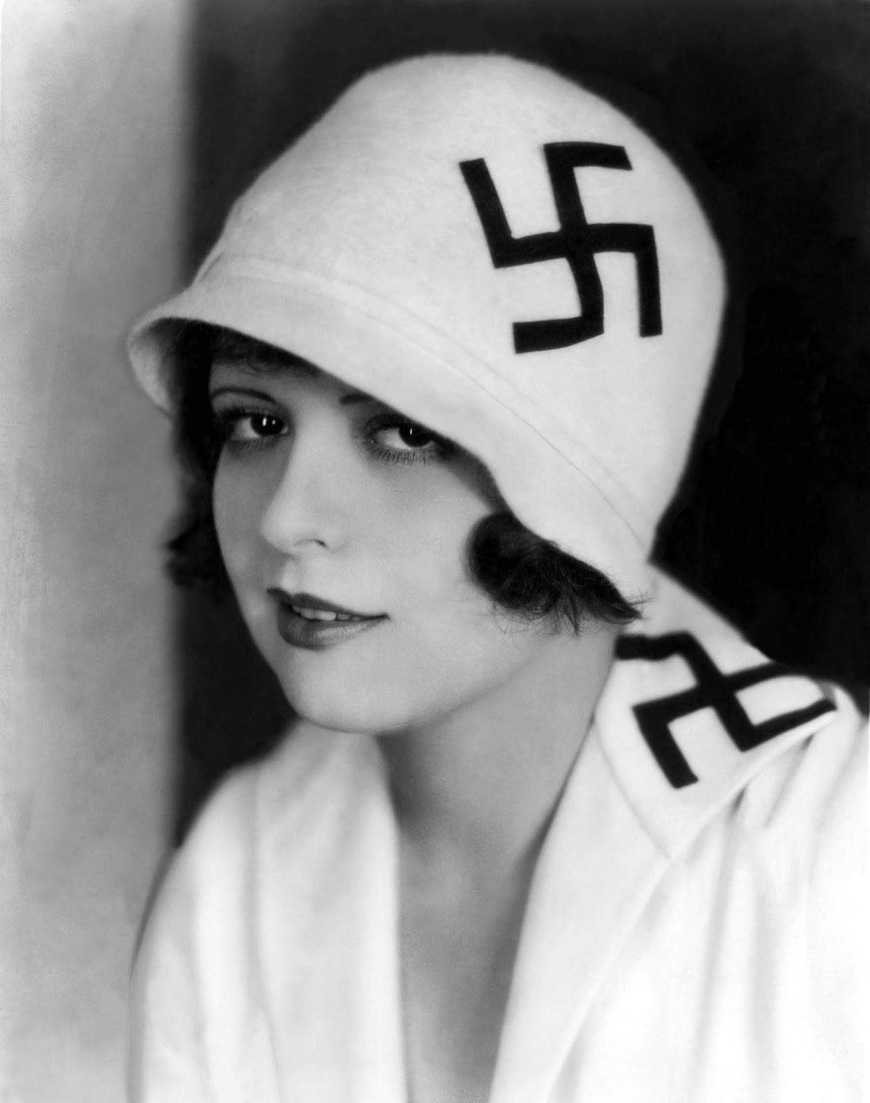 Vintage Clara Bow Nude - Clara Bow Archives - Sexting Stories - Social Tips - Crypto And More