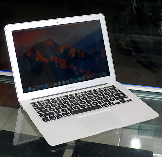 MacBook Air 13" Core i5 Early 2015 Second