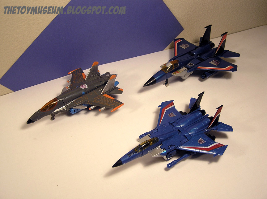 The Toy Museum Transformers Generations; Decepticon Thundercracker, Jet Mode