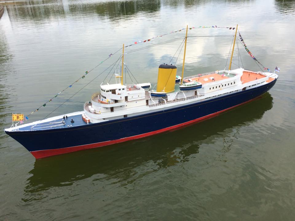 DMBC Dundee Model Boat Club 1885 Britannia and the QE2