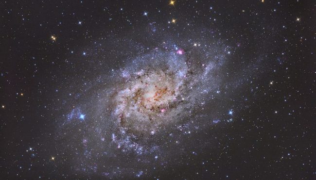 الرد على ملحد يدعي أن الحديد لم ينزل من السماء 