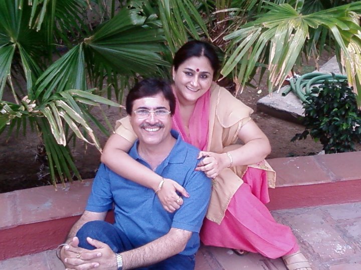Bollywood Actress Kriti Sanon Parents Father Rahul Sanon & Mother Geeta Sanon | Bollywood Actress Kriti Sanon Family Photos | Real-Life Photos