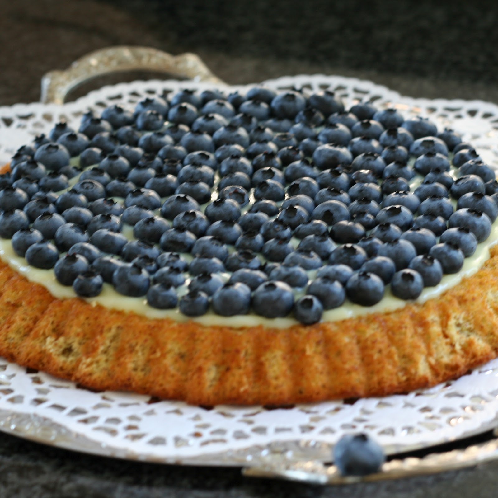 Pâtisserie Nadine: Quick Blueberry Tarte with Almond Sponge Cake Base
