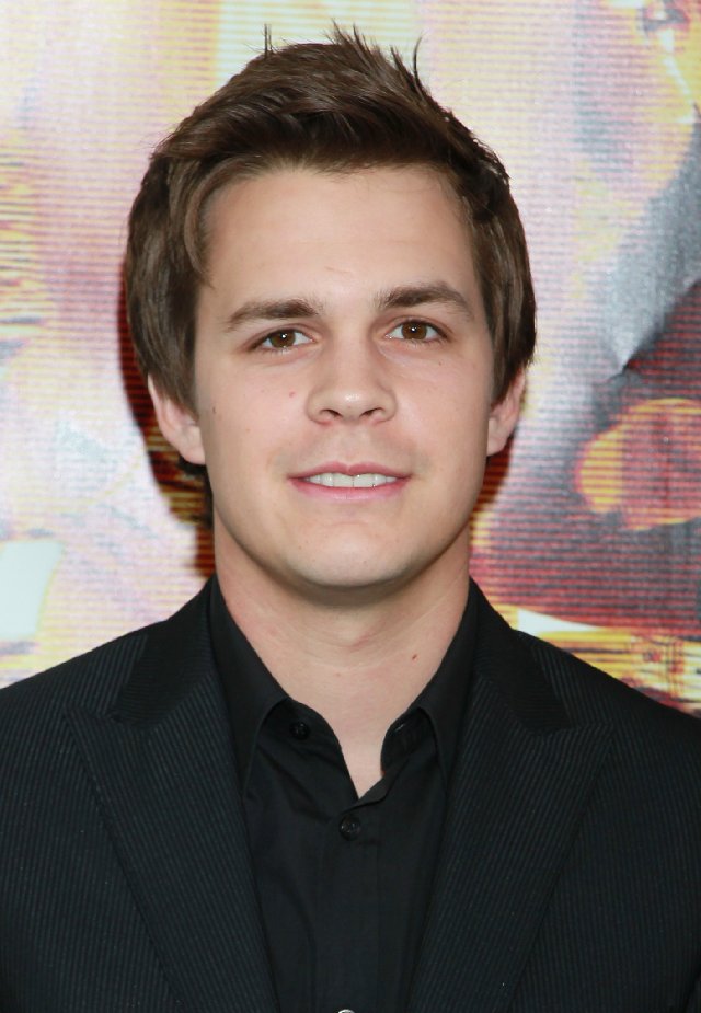 Hollywood Super Stars: Johnny Simmons Hot Pictures