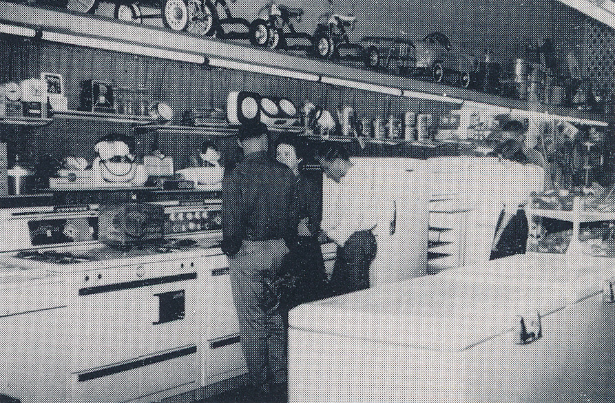 IMAGES OF OUR PAST WESTERN AUTO STORE 100 BLOCK SOUTH JEFFERSON ST