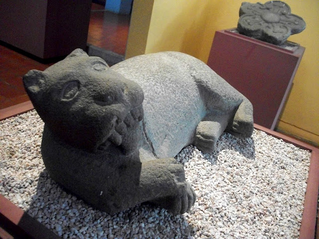 Escultura de jaguar Mexica