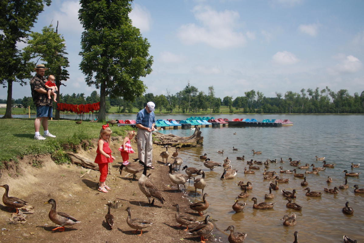 Lueker Munchkins Jacobson Park with Grammy & GrandDad