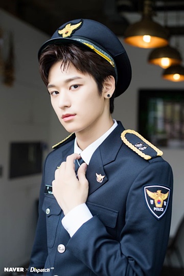 다음 컨셉 제복하면 찰떡일것같은 남돌 | 인스티즈