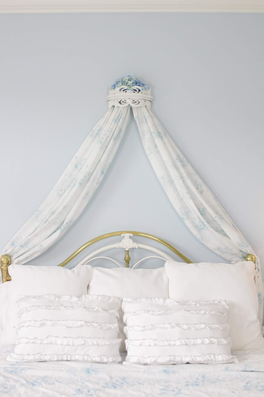 Style, Decor & More A No Sew Project Canopy Bed Crown!