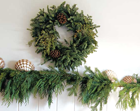 easy Christmas decorations with green garland