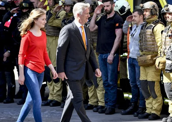 Crown Princess Elisabeth studies at Atlantic College in South Wales, she wore a red sweater and a denim pants