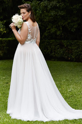 http://www.edressit.com/edressit-a-line-sleeveless-lace-applique-reception-wedding-dress-01151107-_p4078.html