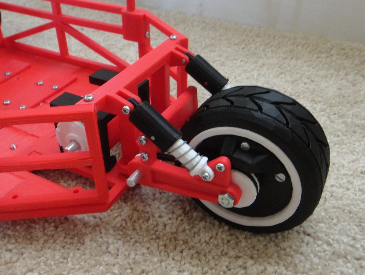 The Tinkers 1/6th Scale Makerbot Electric Car Model Is Rolling