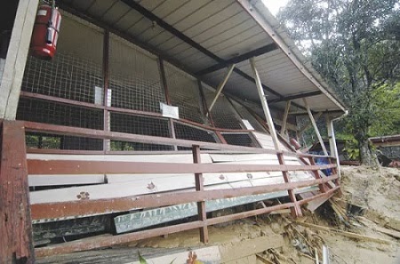 50 murid Sekolah Kebangsaan (SK) Bawang, Tamparuli Sabah hampir maut akibat banjir lumpur