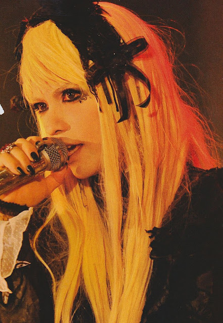 매년 고퀄의 할로윈 코스튬을 하는 가수 | 인스티즈