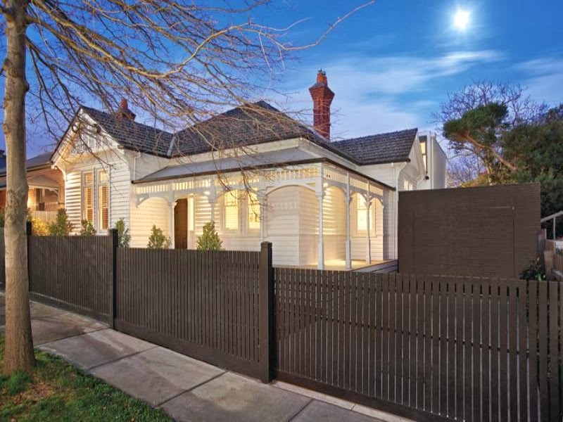 10 Fachadas de Casas Modernas, Cálidas e Iluminadas