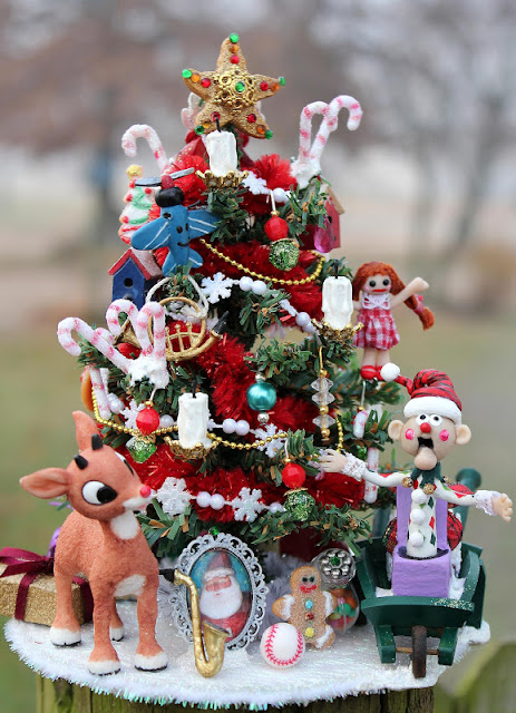 19th Day Miniatures Works in Progress: Dollhouse Miniature Rudolph the ...