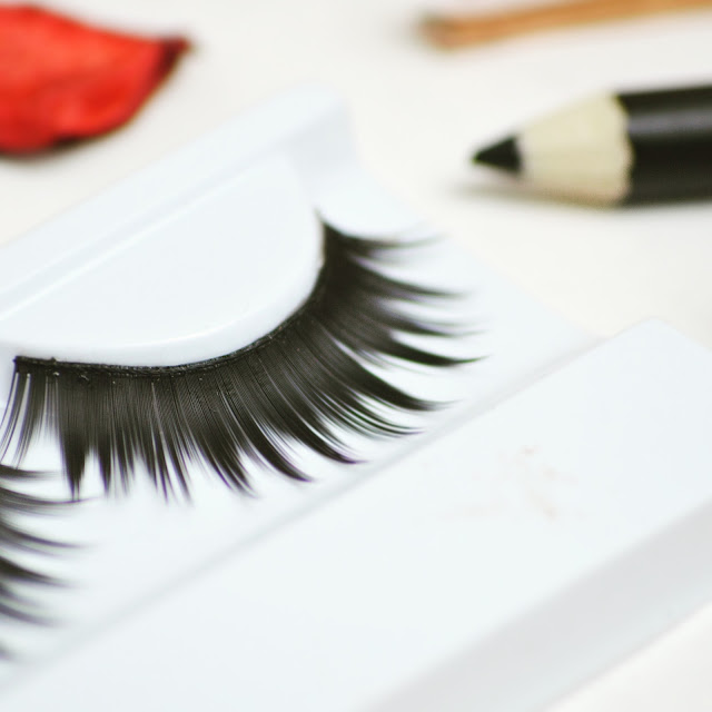 Lovelaughslipstick blog - fashion beauty health and lifestyle blogger reviewing Threads Beauty Angel Lashes False Eyelashes