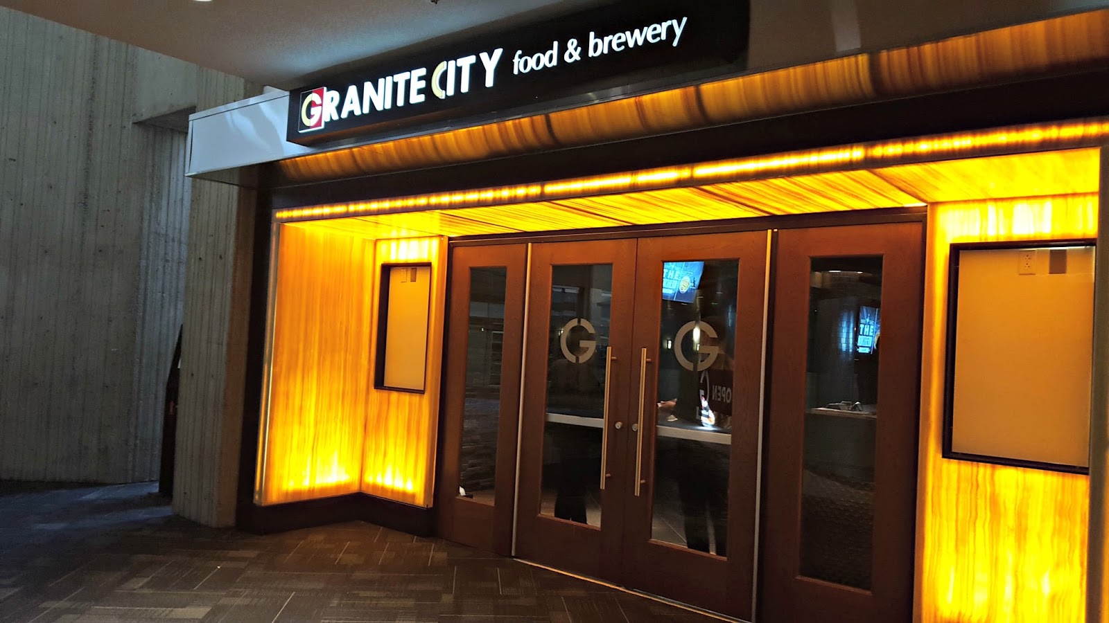 Restaurant Review and GIVEAWAY Granite City at the Renaissance Center