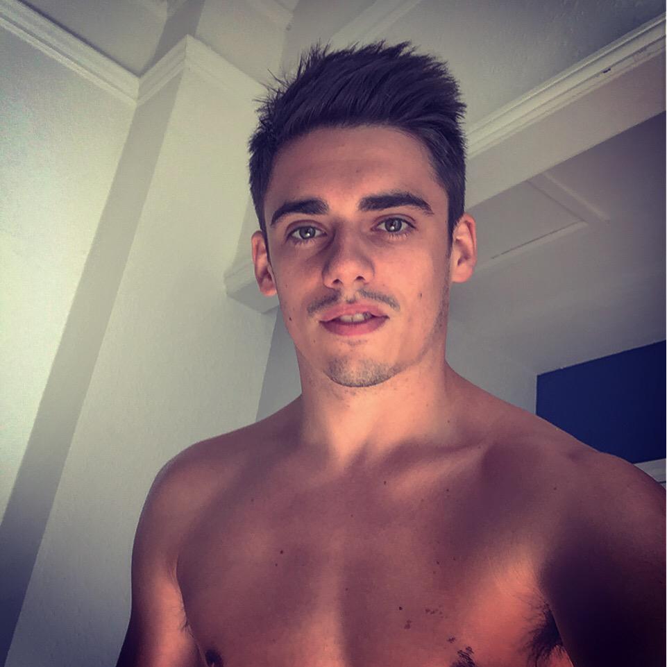 The Stars Come Out To Play: Chris Mears - New Shirtless Pics