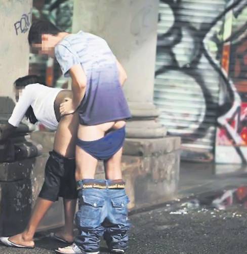 Street prostitutes getting fucked - Sex photo