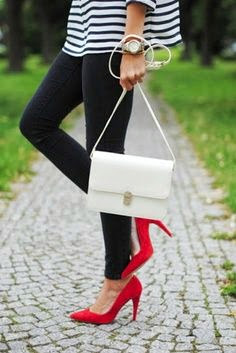 street style: red heels and stripes