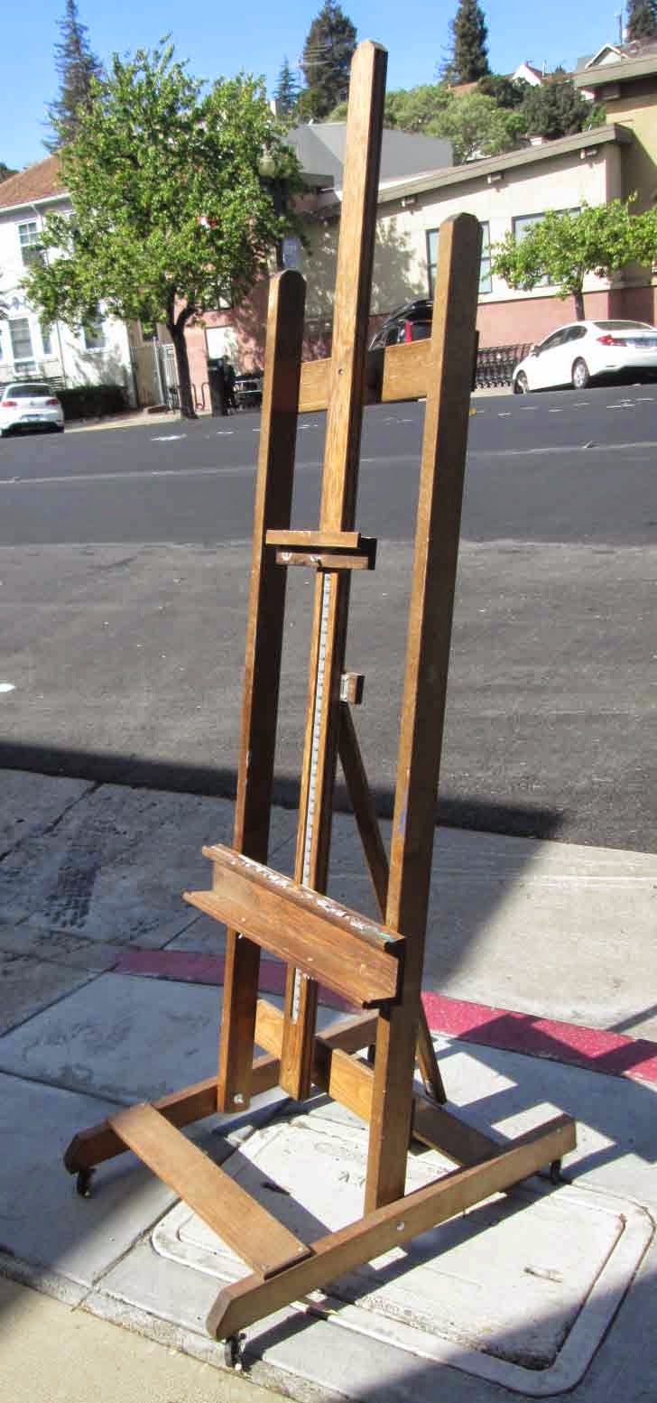 UHURU FURNITURE & COLLECTIBLES SOLD Artist's Easel 100