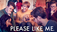 Imagem promocional da série Please Like Me.