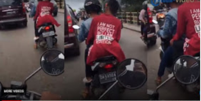 Awalnya Dua Pria Berboncengan Ini Terlihat Biasa, Tapi Kok Ada Yang Aneh Ya Coba Tebak Apa