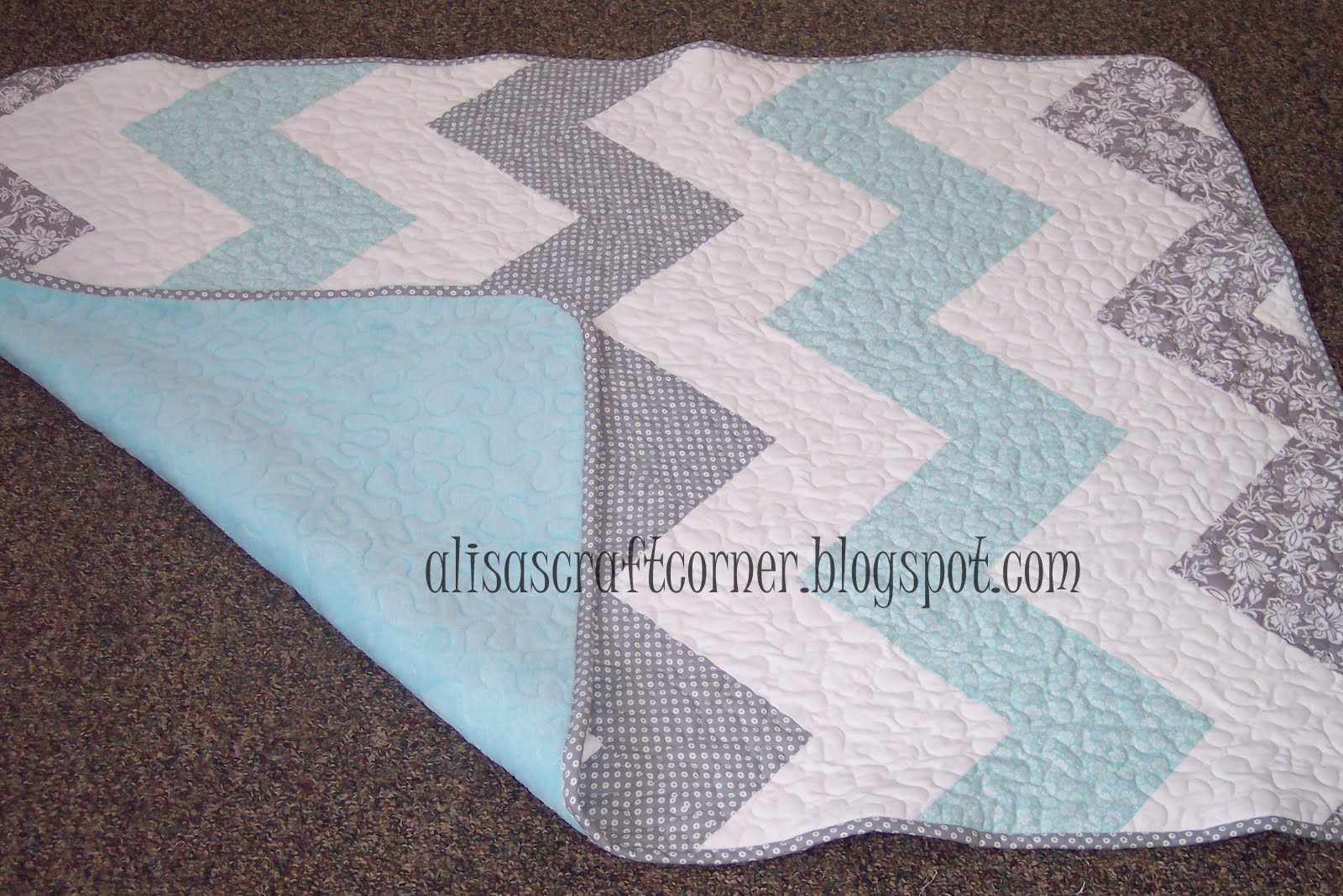 alisa-s-craft-corner-chevron-quilt-2-strip-block-method