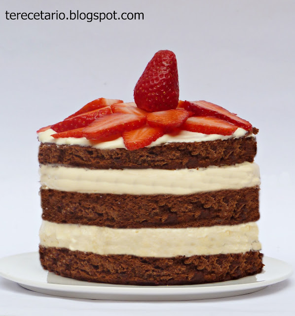  TIRAMISÚ CON CHOCOLATE Y FRESAS 
