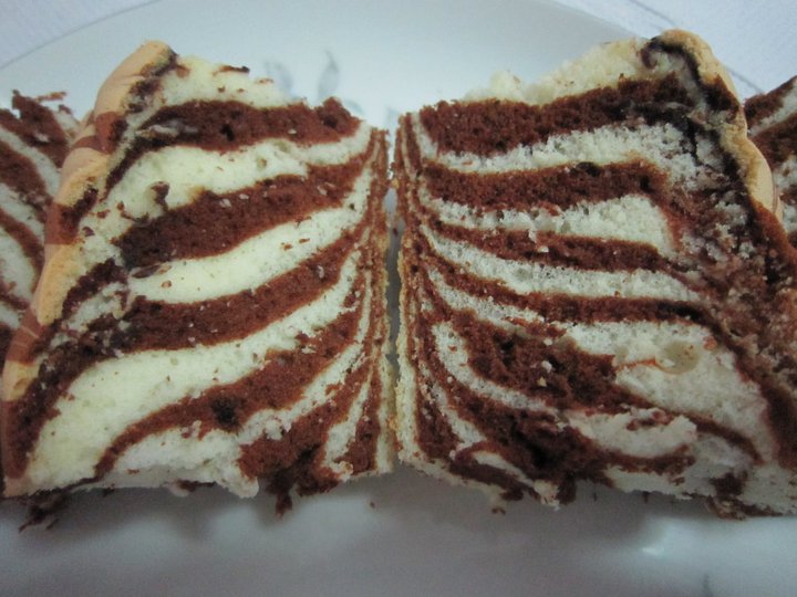 Janice Loves Baking Zebra Sponge Cake