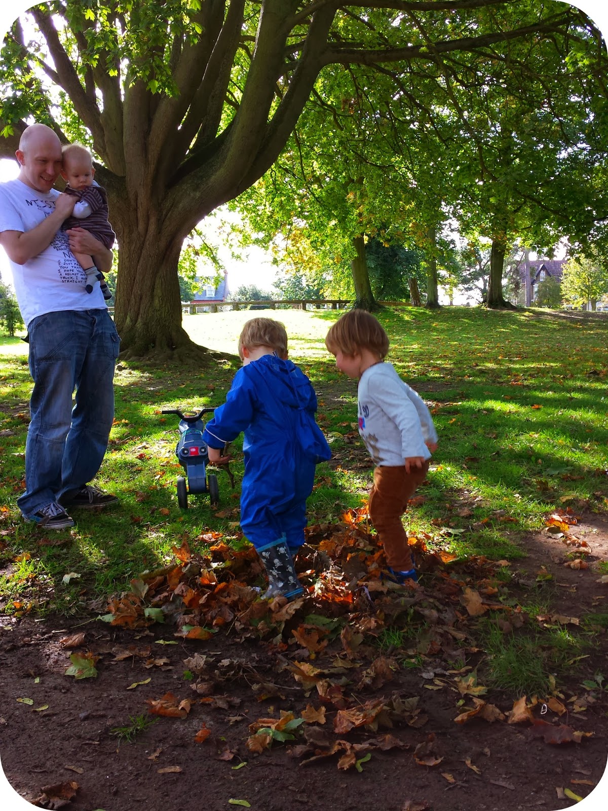 The Adventure of Parenthood: Exploring Autumn with a Toddler