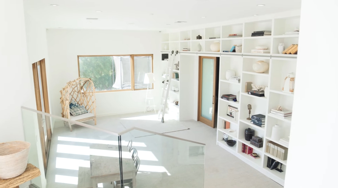 10 Interior Design Photos vs. 6315 Gayton Pl, Malibu, CA Luxury Home Tour