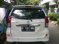 mobil Avanza B 1001 UOW Kupang