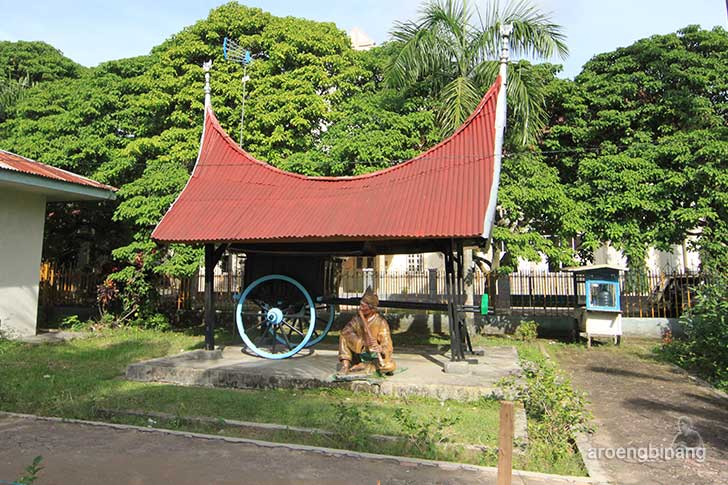 bangunan museum adityawarman