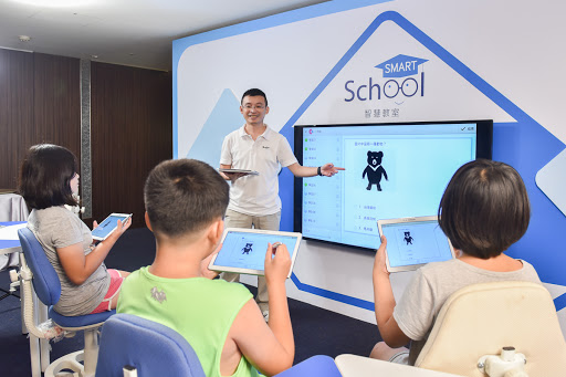 台灣三星推智慧教室，串連15所小學開課